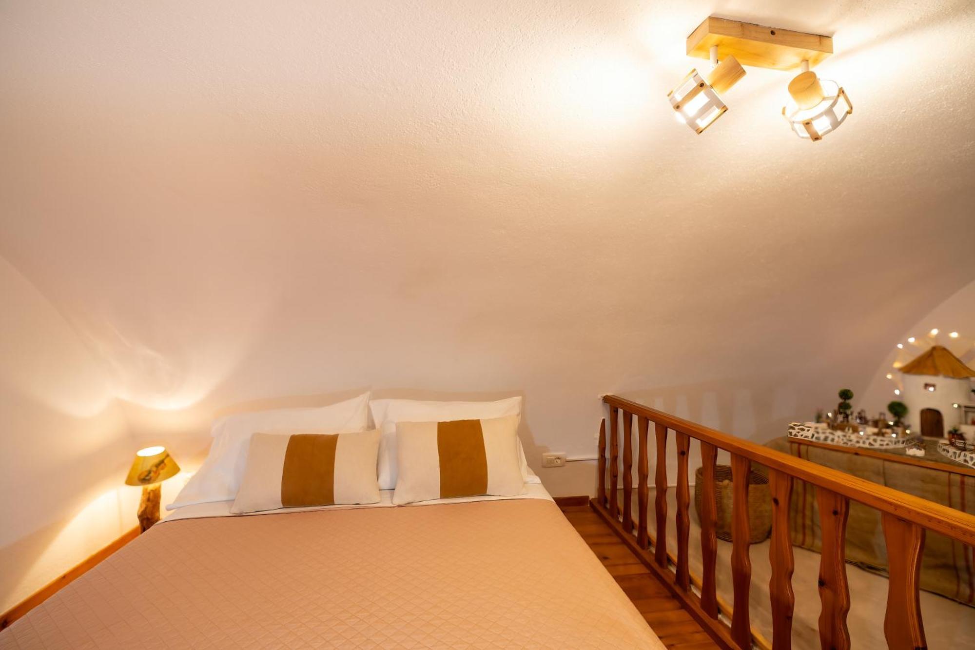 Villa Sertis Santorini Imerovígli Extérieur photo